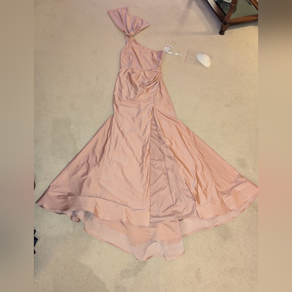 Nwt Cascading Bow One-Shoulder Stretch Satin Mermaid Dress with Slight Train - Picture 2 of 16